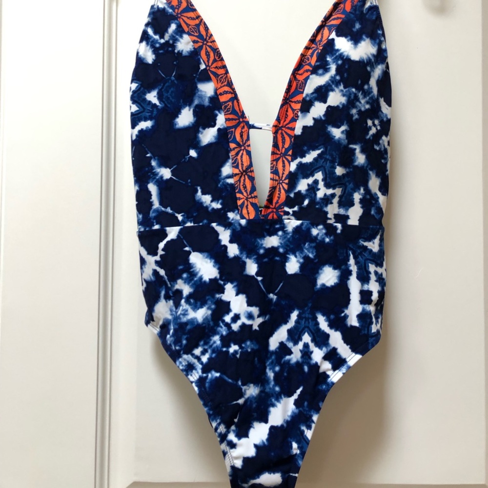 La Blanca one-piece, size 8